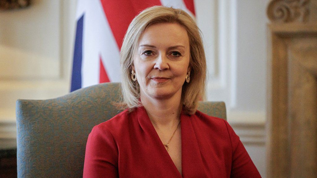 What Nationality Is Liz Truss? Family, Age, Height, Net Worth, Twitter, Dad, Wikipedia, Husband Explored